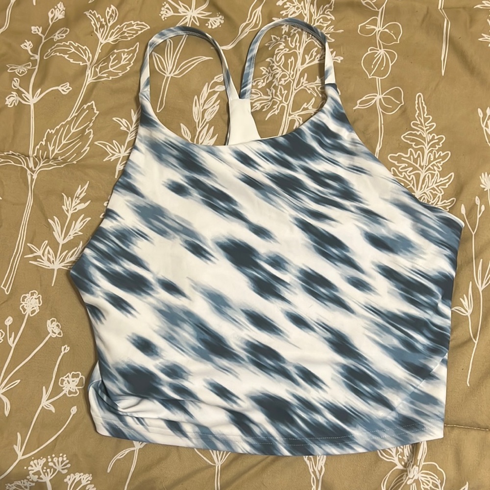 Old navy active top. Size large.